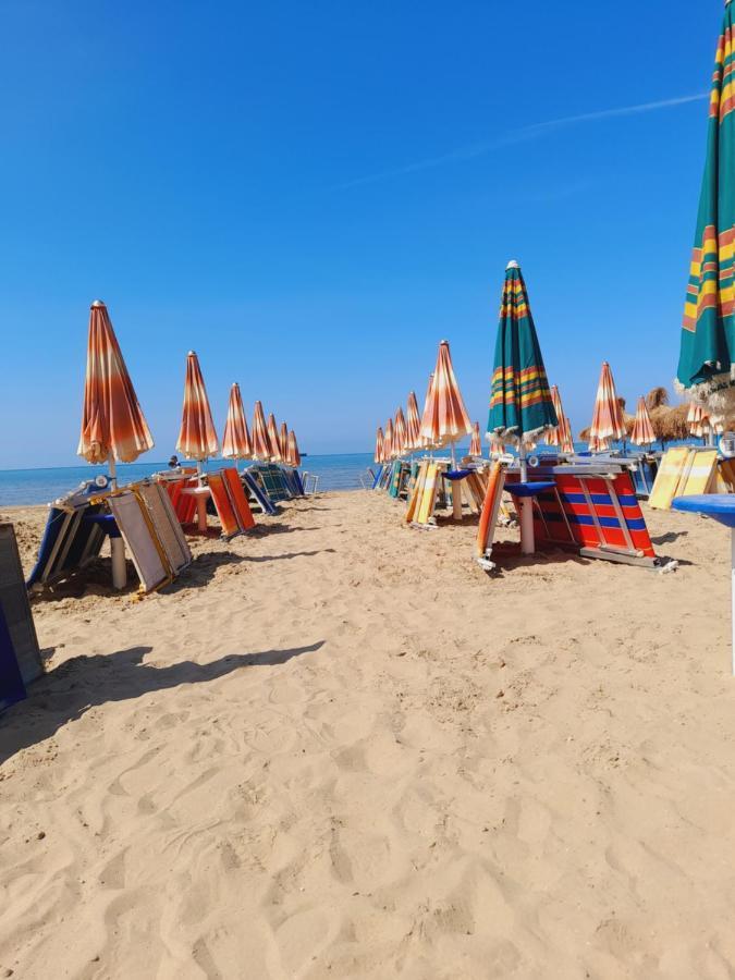 Seaside Deluxe Apartment Durrës 外观 照片