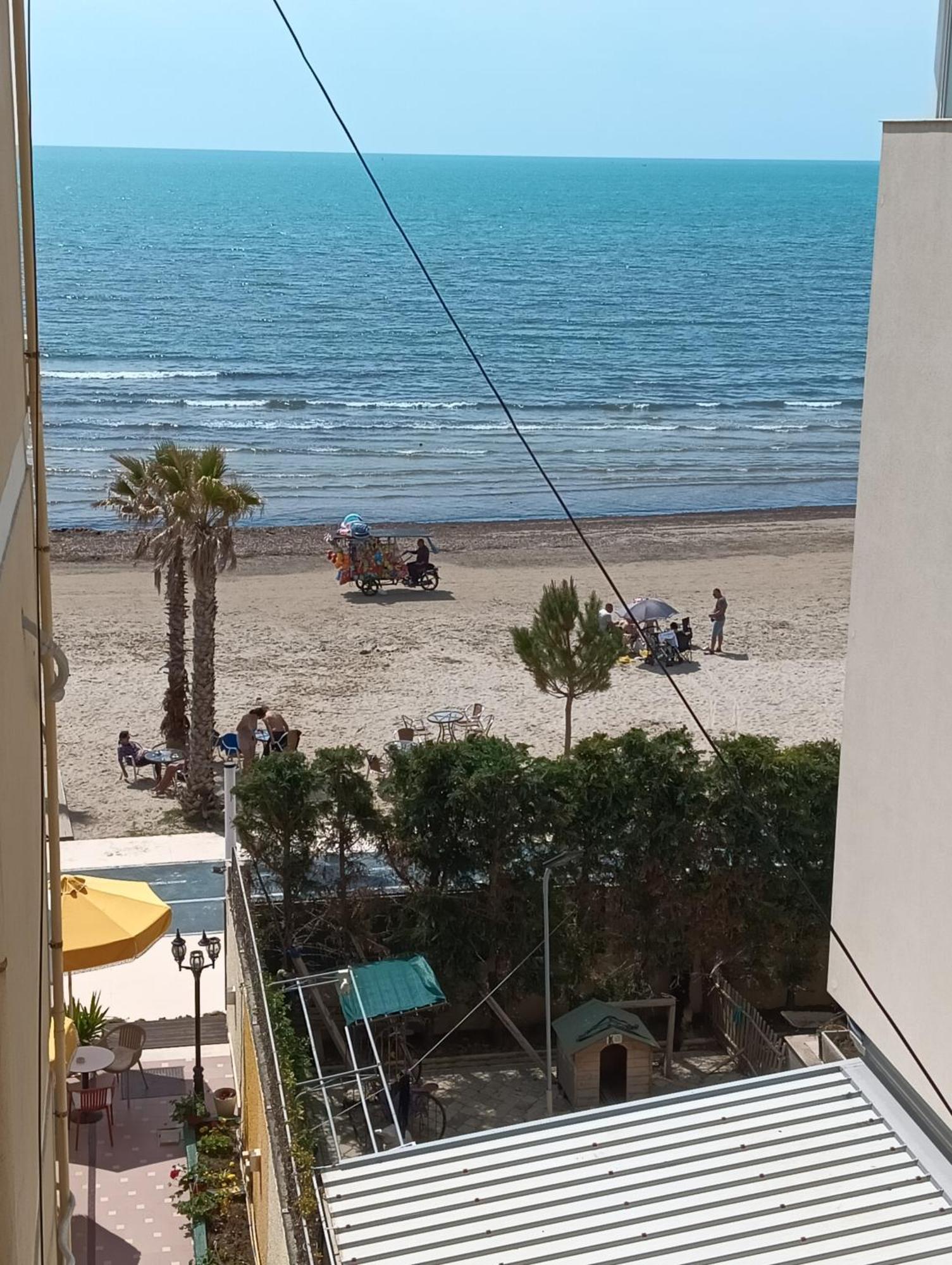 Seaside Deluxe Apartment Durrës 外观 照片